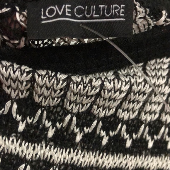 Sweater - Picture 5 of 6